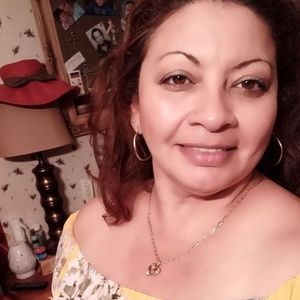 Meet your Posher, Yanira